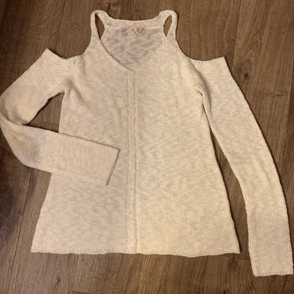 Tops - Picture 6 of 8